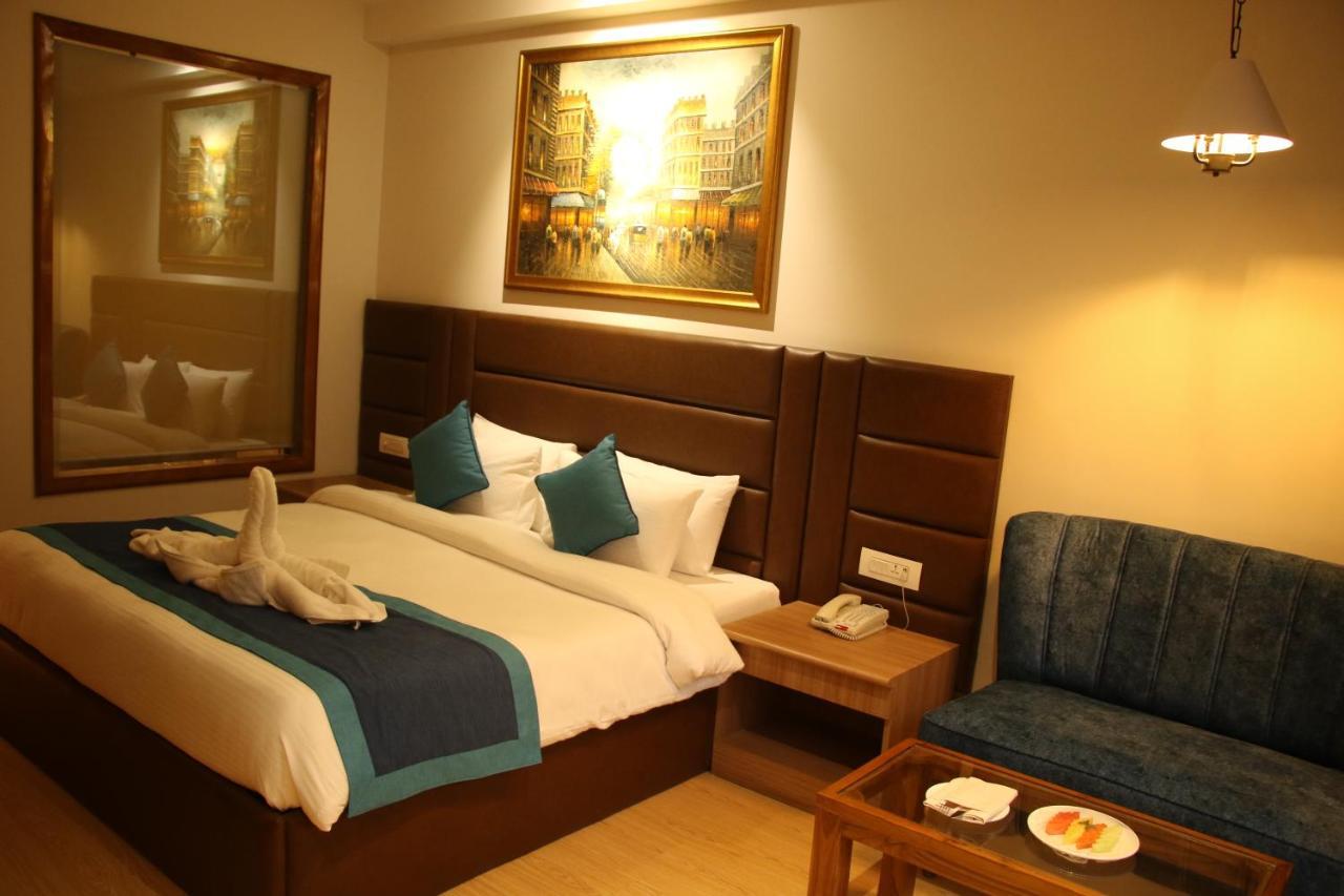 The Grand Arc Hotel & Convention Centre Shahjahanpur Exterior photo