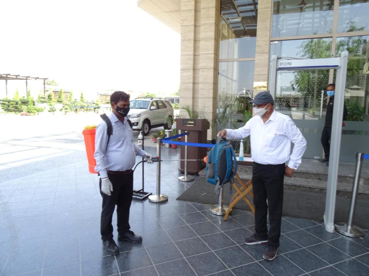 The Grand Arc Hotel & Convention Centre Shahjahanpur Exterior photo