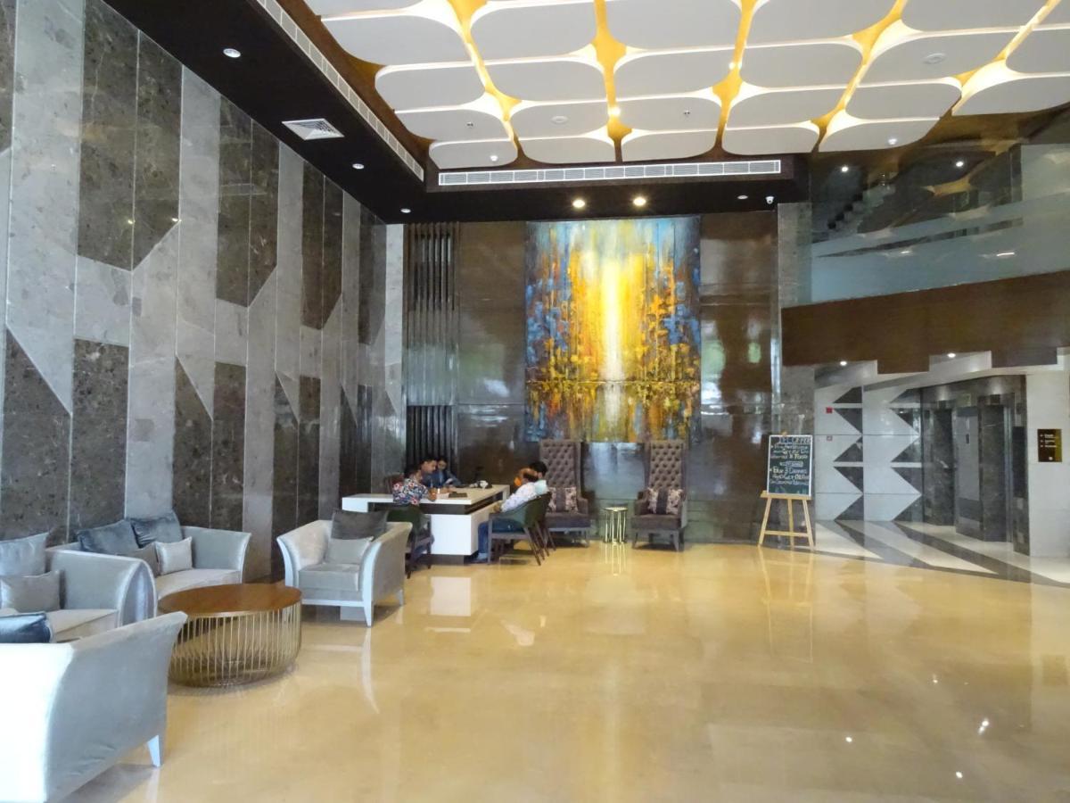 The Grand Arc Hotel & Convention Centre Shahjahanpur Exterior photo