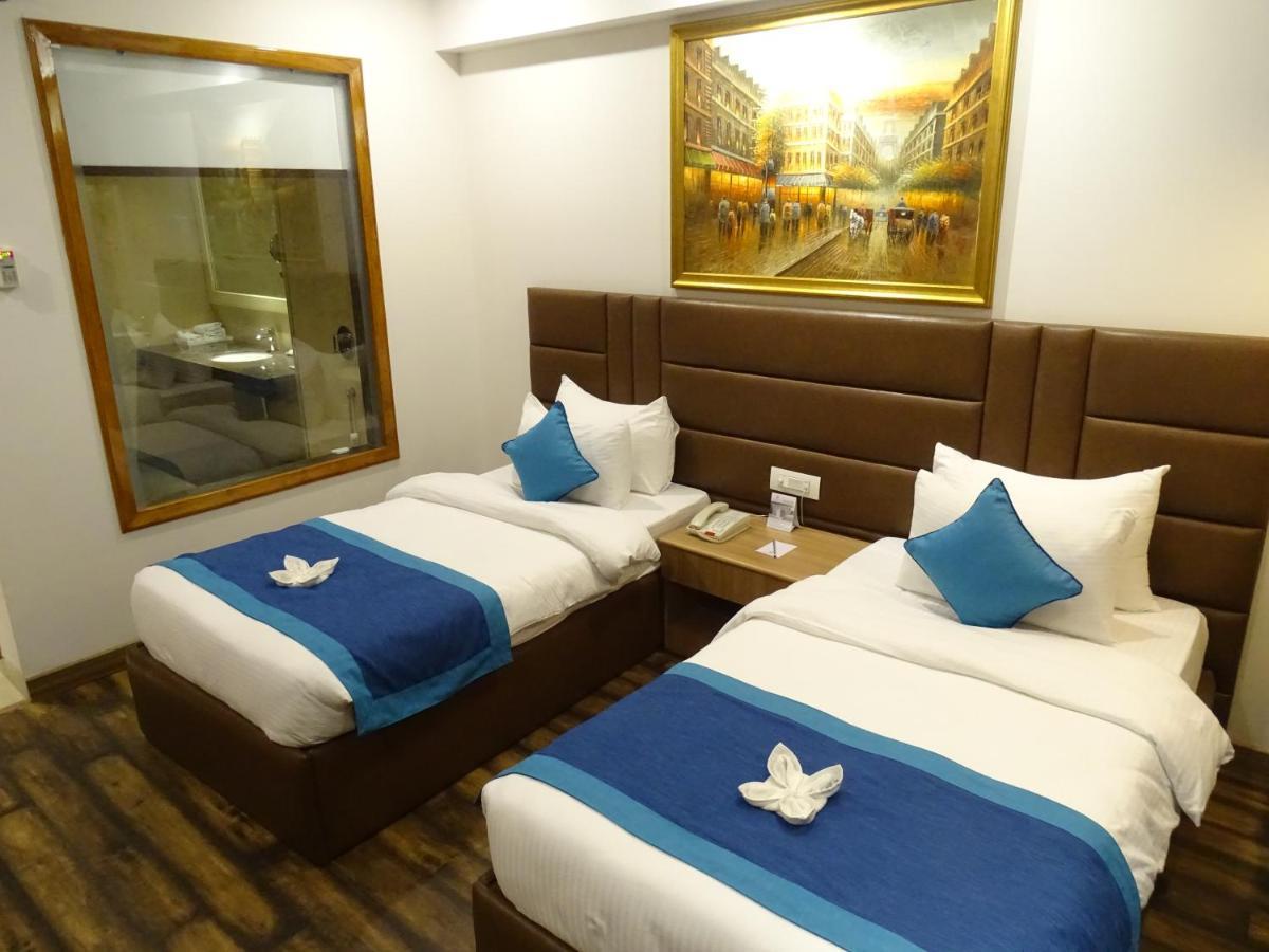 The Grand Arc Hotel & Convention Centre Shahjahanpur Exterior photo
