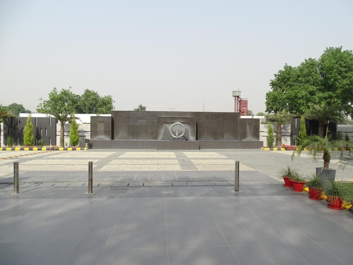 The Grand Arc Hotel & Convention Centre Shahjahanpur Exterior photo