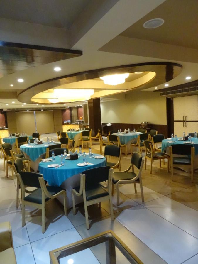 The Grand Arc Hotel & Convention Centre Shahjahanpur Exterior photo