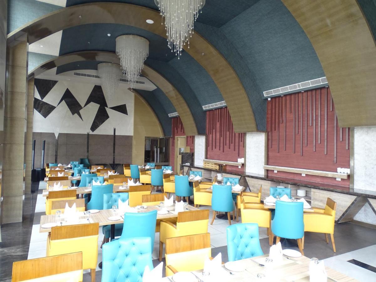 The Grand Arc Hotel & Convention Centre Shahjahanpur Exterior photo