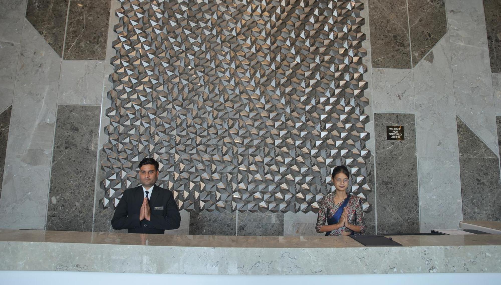 The Grand Arc Hotel & Convention Centre Shahjahanpur Exterior photo