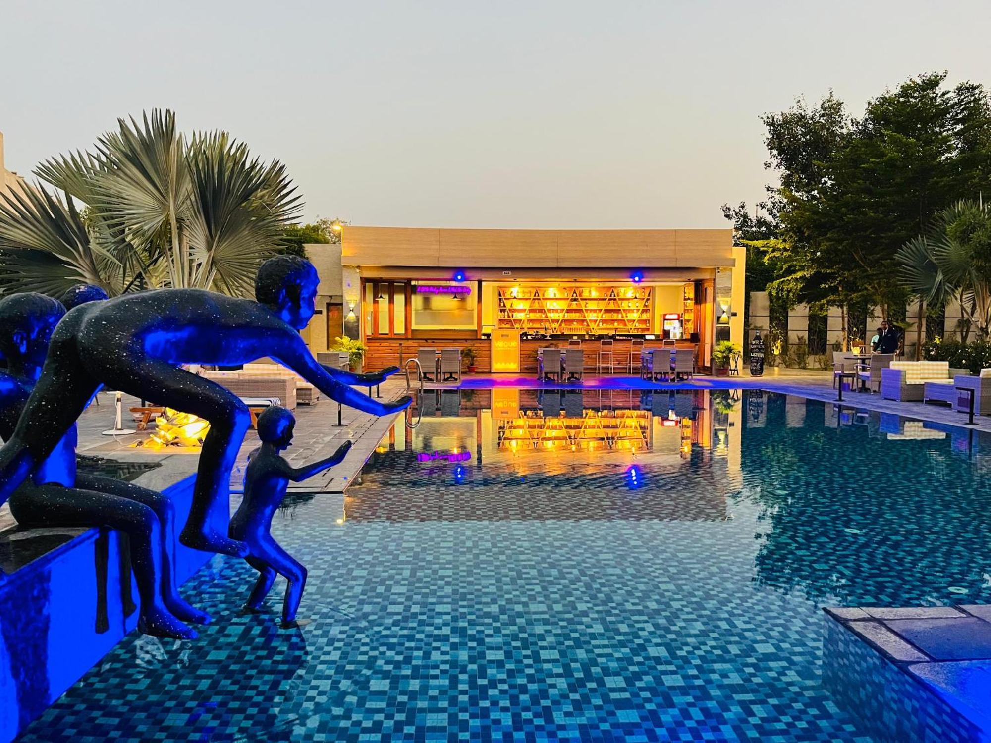 The Grand Arc Hotel & Convention Centre Shahjahanpur Exterior photo